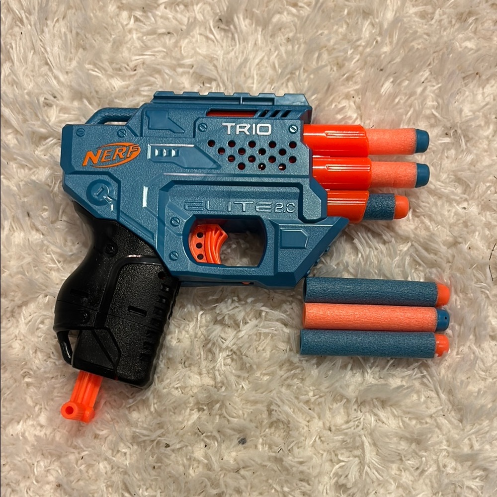 Nerf Blue and Orange (comes with 6 Nerf bullets)